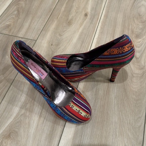 VGUC Women’s Torta Caliente Brand Size 7 High Heels Multi Colored Print - Picture 10 of 10